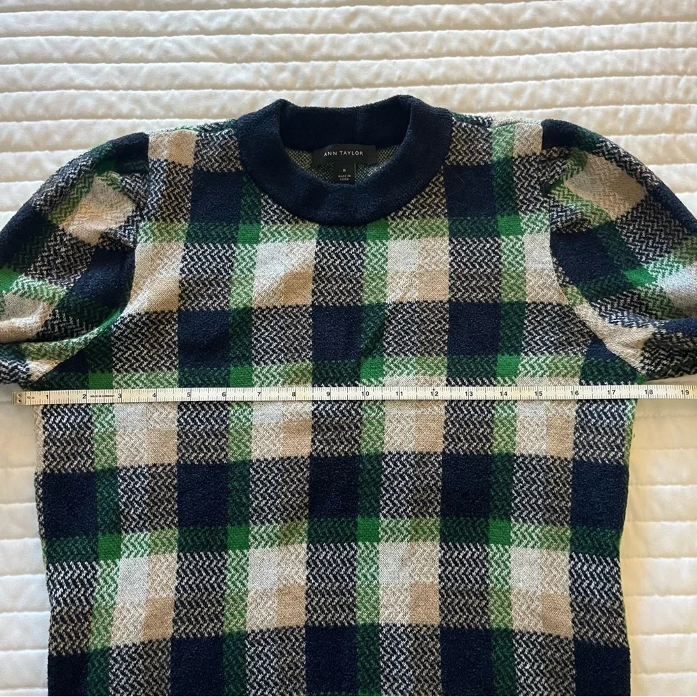 Ann Taylor Women’s Crewneck Plaid Sweater - Green, Navy, Tan - Size M - Picture 6 of 7